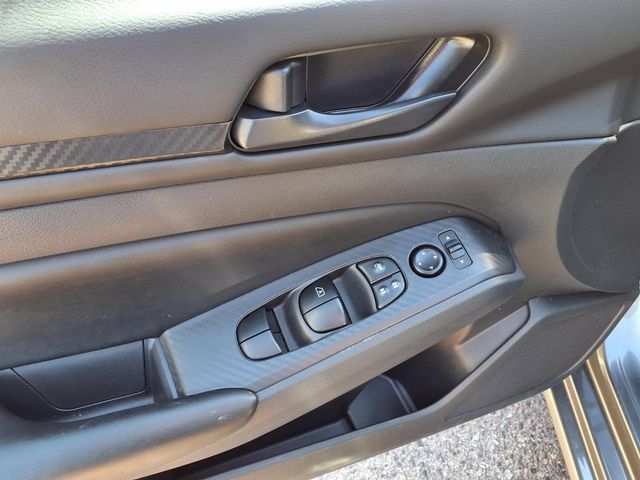 Used 2025 Nissan Altima 2.5 S FWD image 15