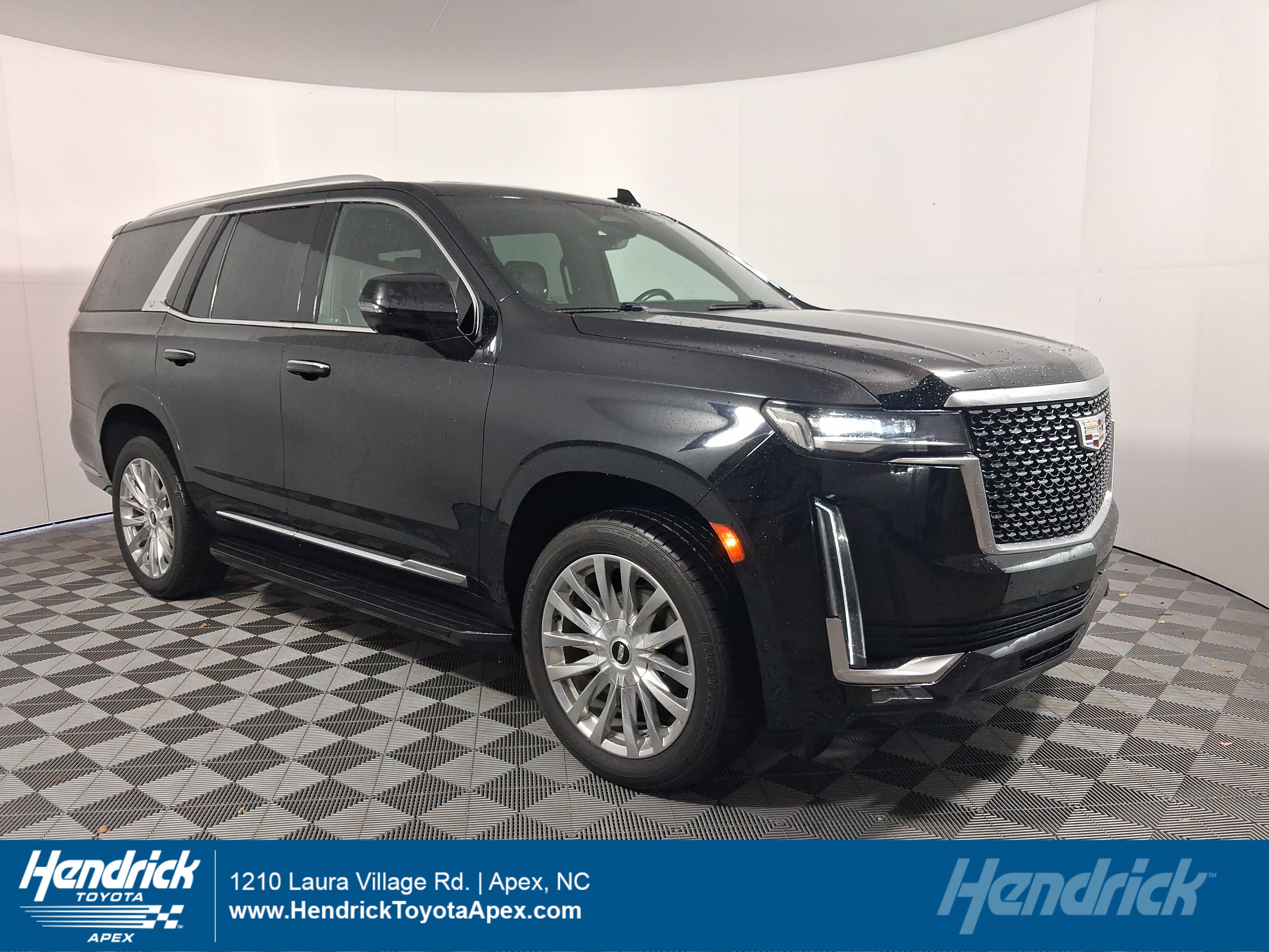 Used 2022 Cadillac Escalade Premium Luxury AWD/4WD image 1