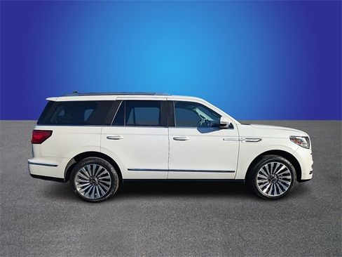 Used 2021 Lincoln Navigator Reserve image 6