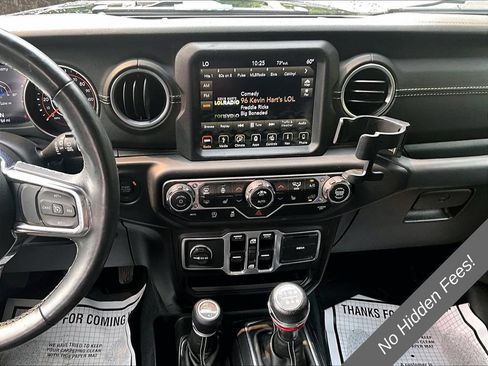 Used 2018 Jeep Wrangler Unlimited Sahara w/ Dual Top Group AWD/4WD image 6