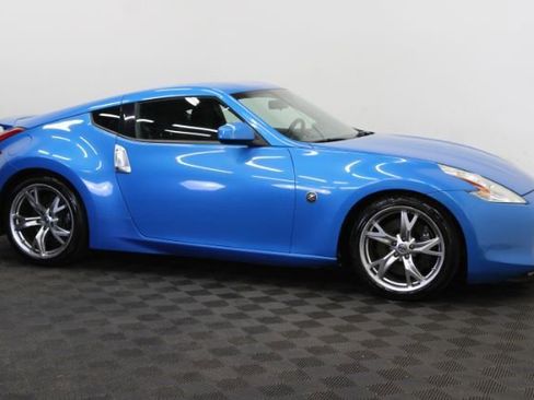 Used 2009 Nissan 370Z Coupe w/ Sport Pkg RWD image 3