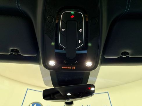 Used 2025 Lamborghini Urus SE image 57