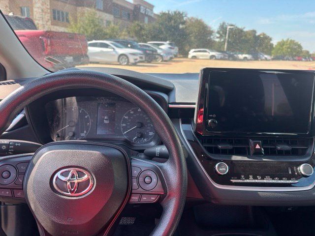 Used 2025 Toyota Corolla LE FWD image 10