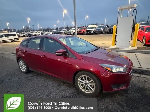 Used 2016 Ford Focus SE w/ SE Cold Weather Package image 1