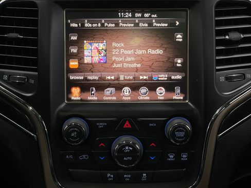 Used 2015 Jeep Grand Cherokee Overland AWD/4WD image 25