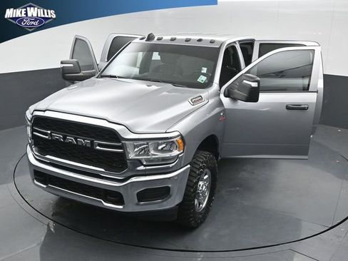 Used 2024 RAM 2500 Tradesman w/ Chrome Appearance Group AWD/4WD image 26
