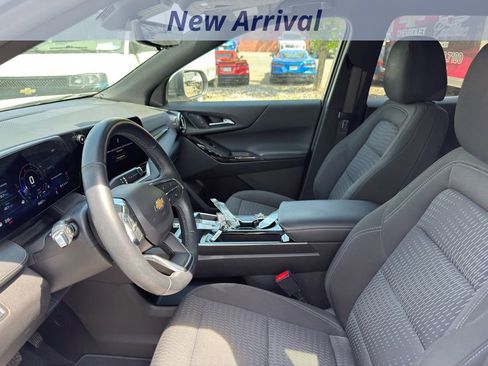 Certified 2025 Chevrolet Equinox LT w/ Safety and Technology Package image 10