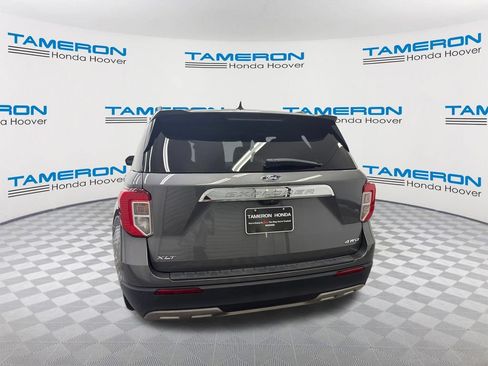 Used 2022 Ford Explorer XLT w/ Equipment Group 202A AWD/4WD image 4