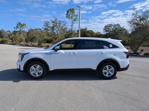 New 2026 Kia Sorento LX FWD image 8