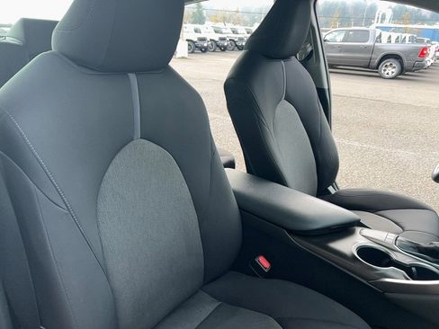 Used 2022 Toyota Camry LE image 26