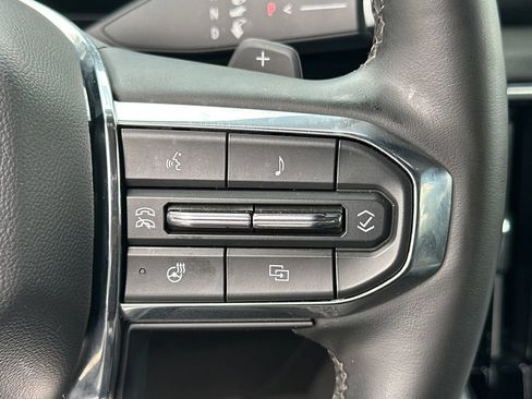 Used 2025 GMC Yukon XL Denali AWD/4WD image 28