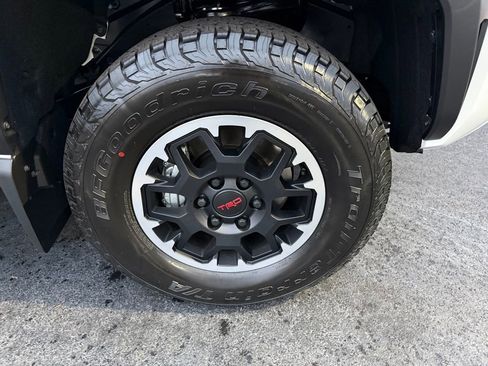 New 2025 Toyota Tacoma TRD Off-Road image 8