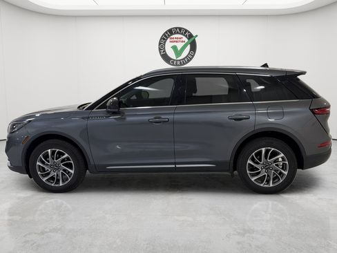 Used 2022 Lincoln Corsair FWD w/ Equipment Group 101A image 2