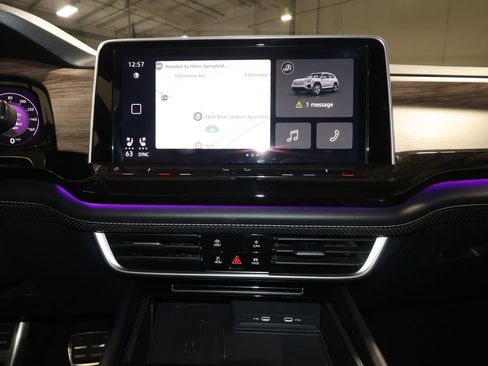 Used 2025 Volkswagen Atlas SEL Premium R-Line image 16