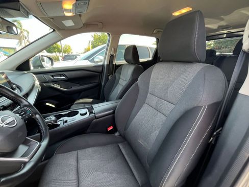 Used 2025 Nissan Rogue SV AWD/4WD image 29