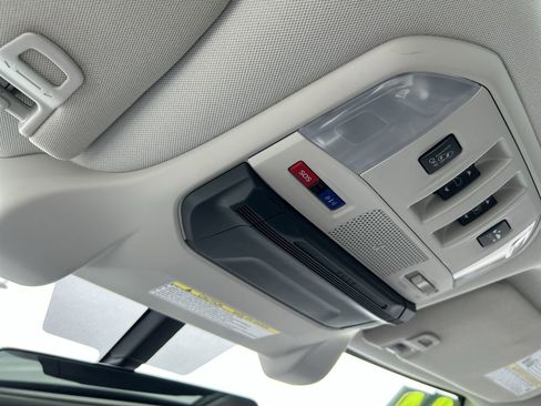 Used 2021 Subaru Ascent Limited w/ Technology Package image 30