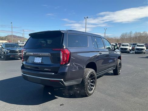 Used 2023 GMC Yukon XL AT4 image 5