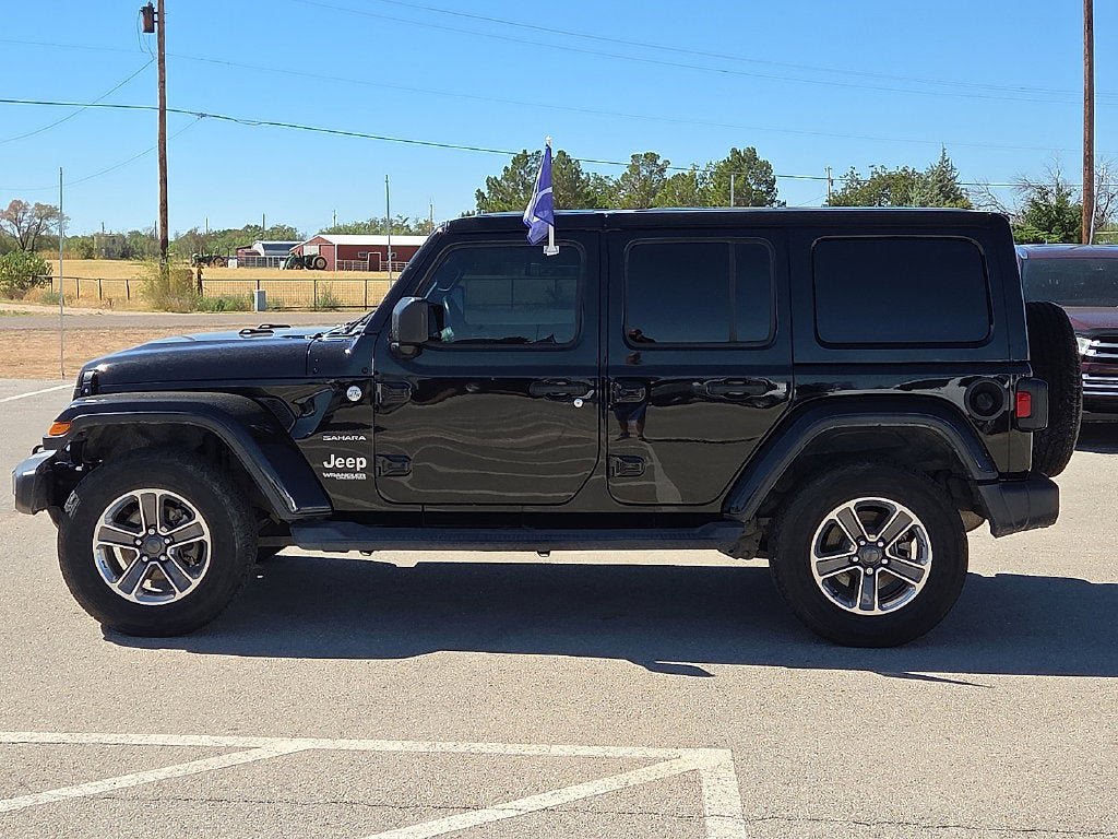 Used 2018 Jeep Wrangler Unlimited Sahara AWD/4WD image 2