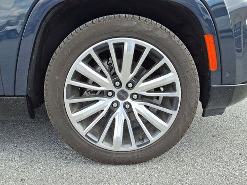 Used 2024 Jeep Grand Wagoneer Series III image 8