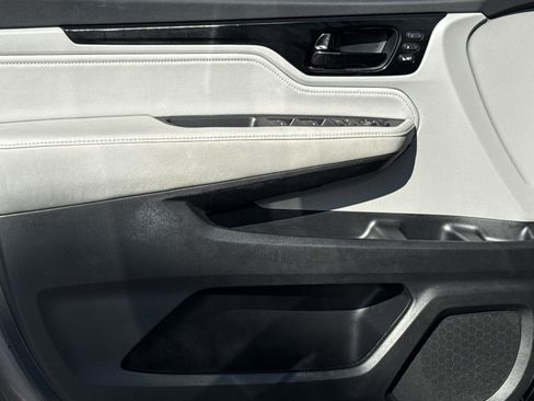 Used 2023 Honda Odyssey Touring image 14