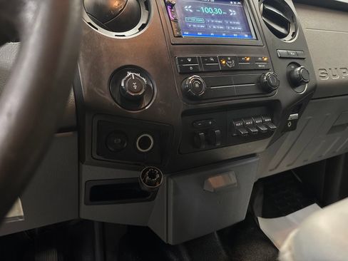 Used 2015 Ford F250 XL w/ Power Equipment Group AWD/4WD image 21
