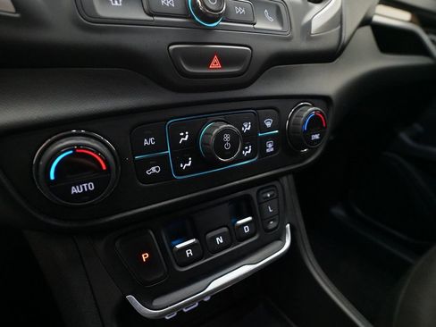 Used 2020 GMC Terrain SLE w/ Driver Convenience Package image 20