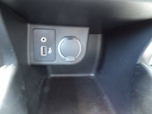 Used 2019 Nissan Kicks SR w/ SR Premium Package FWD image 24