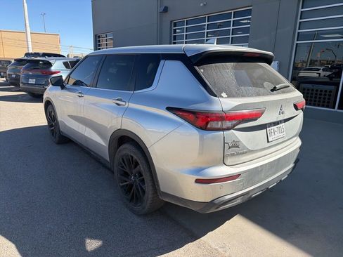 Used 2022 Mitsubishi Outlander ES image 5