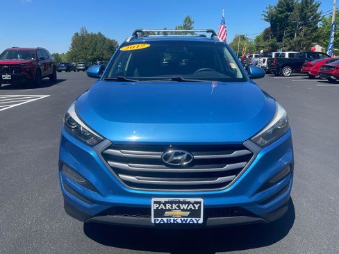 Used 2017 Hyundai Tucson SE AWD/4WD image 2