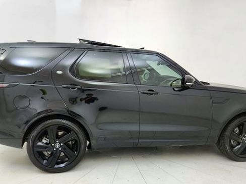 Used 2023 Land Rover Discovery S R-Dynamic image 6