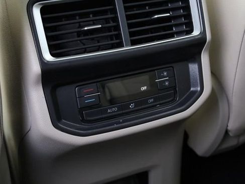 New 2026 Volkswagen Atlas SE image 25