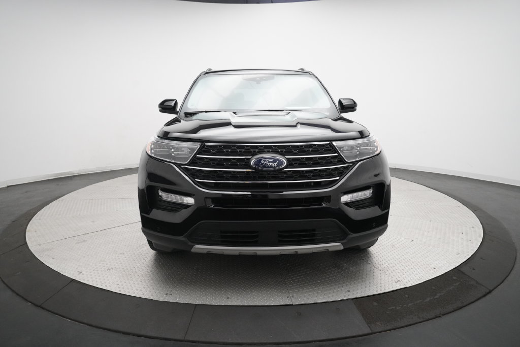 Used 2024 Ford Explorer XLT w/ Equipment Group 202A AWD/4WD image 11