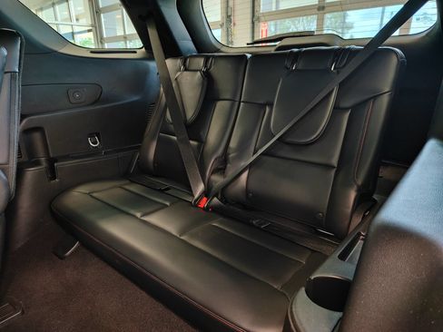 Used 2025 Ford Explorer ST-Line AWD/4WD image 13