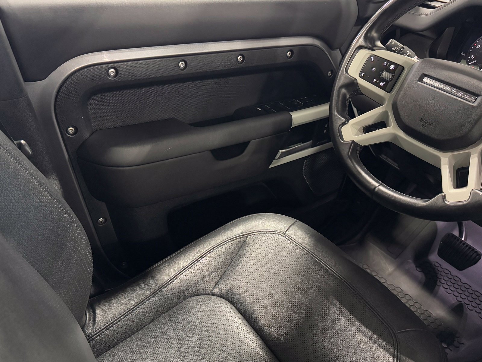 Used 2024 Land Rover Defender 110 S AWD/4WD image 40