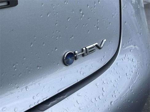 Used 2024 Toyota Prius LE image 12