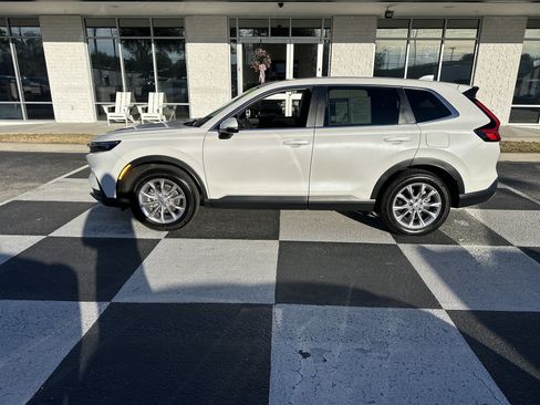 Used 2024 Honda CR-V EX image 1
