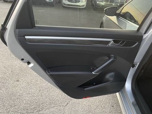 Used 2018 Volkswagen Passat 2.0T SE image 24