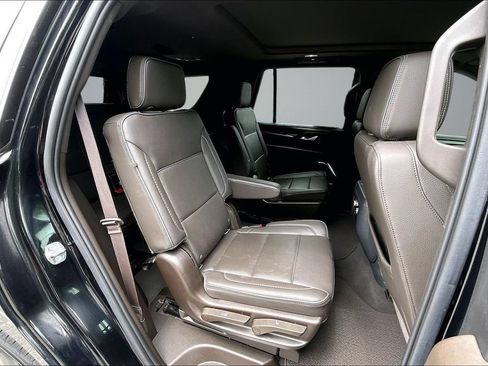 Used 2022 GMC Yukon Denali w/ Denali Premium Package AWD/4WD image 25