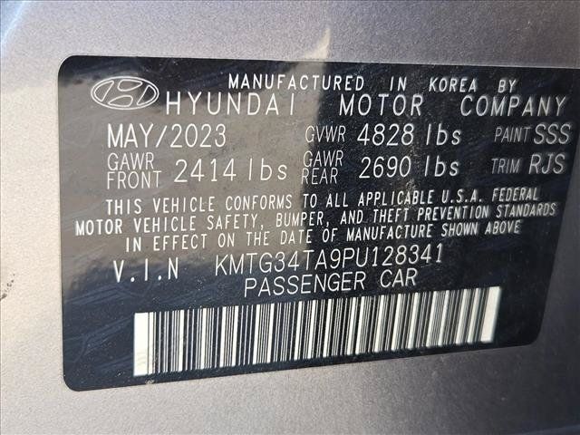 Used 2023 Genesis G70 2.0T AWD/4WD image 17