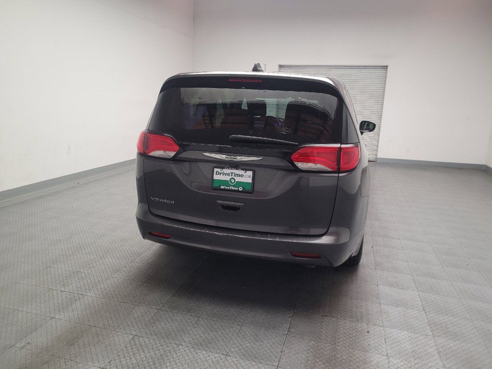 Used 2021 Chrysler Voyager LX FWD image 7