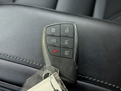 Used 2021 Chevrolet Suburban Z71 w/ Rear Media and Nav Package AWD/4WD image 32