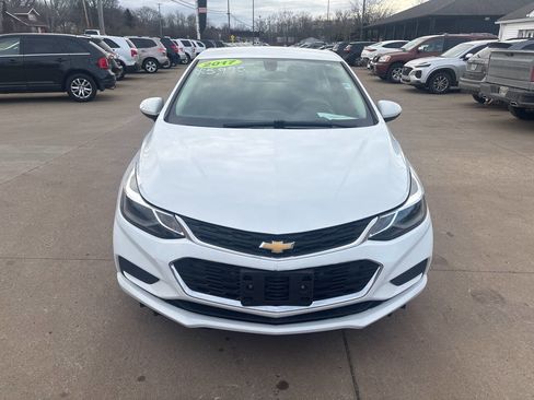Used 2017 Chevrolet Cruze LT image 28