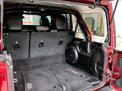 Used 2021 Jeep Wrangler Unlimited Sahara w/ Safety Group AWD/4WD image 32