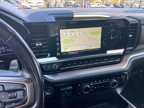 Used 2022 Chevrolet Silverado 1500 High Country w/ Technology Package image 16