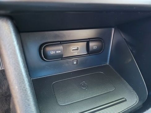 Used 2020 Kia Niro EX FWD image 15