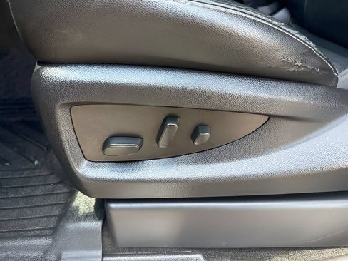 Used 2018 Chevrolet Tahoe Premier AWD/4WD image 10