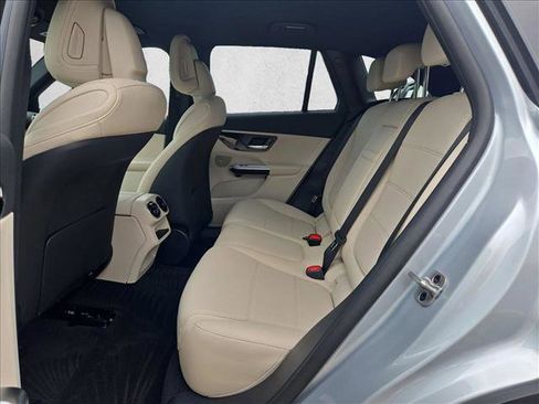 Used 2026 Mercedes-Benz GLC 300 image 17