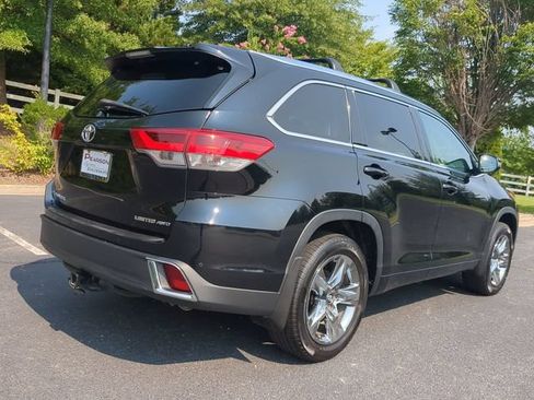 Used 2018 Toyota Highlander Limited Platinum AWD/4WD image 4
