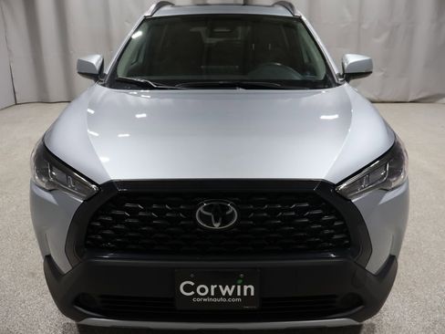 Used 2023 Toyota Corolla Cross LE w/ Moonroof Package image 8