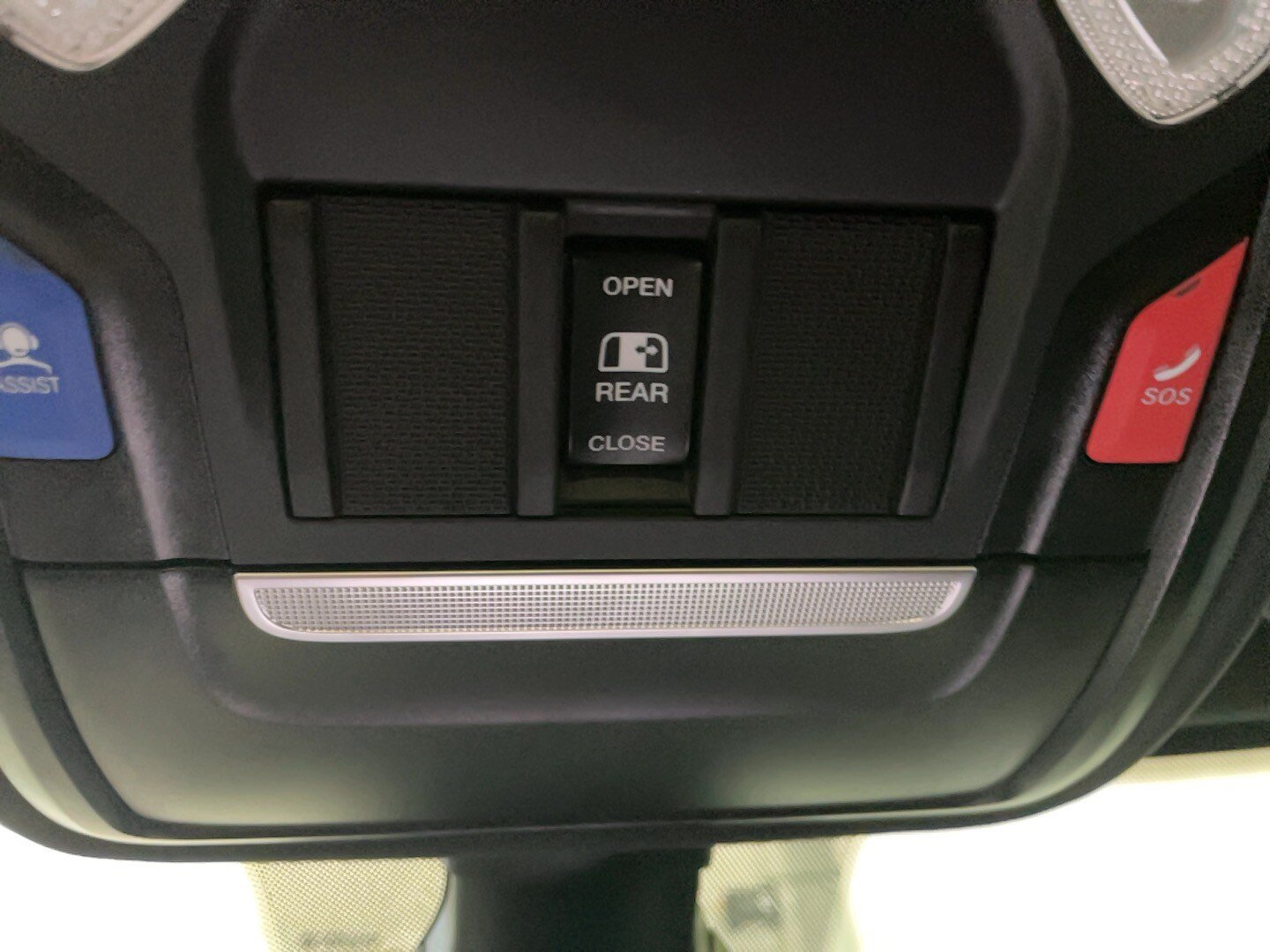 Used 2024 RAM 2500 Big Horn w/ Night Edition AWD/4WD image 15